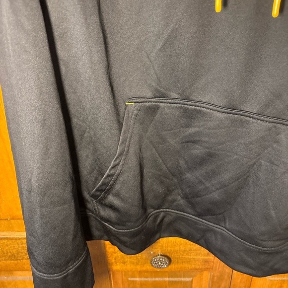 Top of the World Black and Gold Iowa Hawkeyes XXL Hoodie - Picture 4 of 8